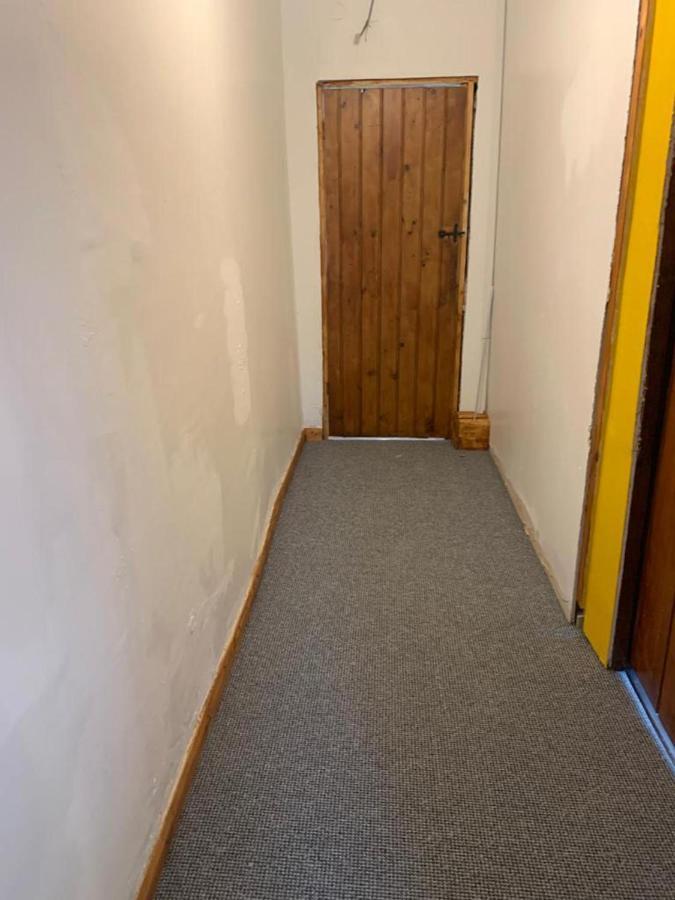 Apartamento One Lovely Apartmt 1 Double & 2 Camp Beds Stoke-on-Trent Exterior foto